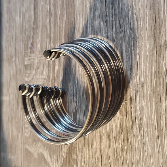 Multilayer bangle cuffed bracelet. Multi toned. - Picture 6 of 6